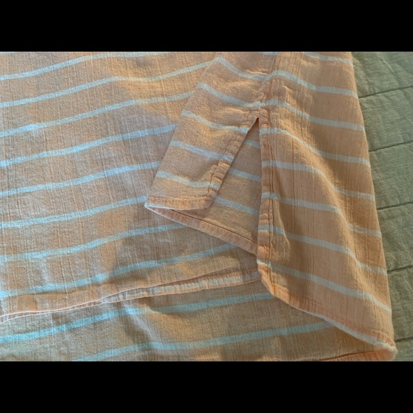 ✨3 for $25✨Gauzy St. John’s Bay tunic - Picture 8 of 9